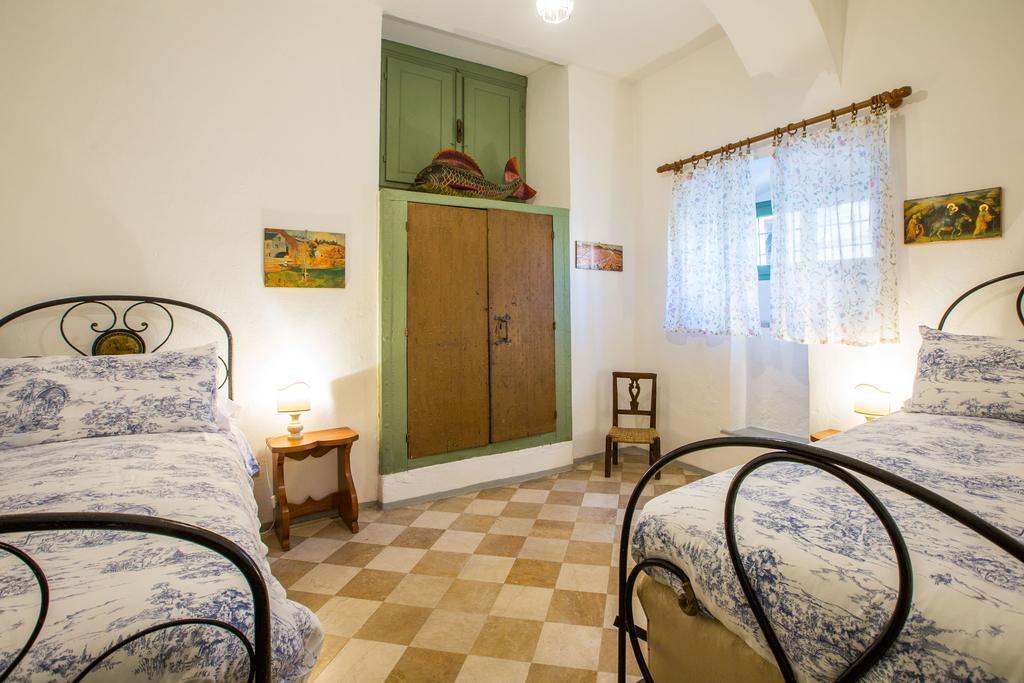 Il Batti Apartment Water Front And Private Beach Тосколано Мадерно Екстериор снимка