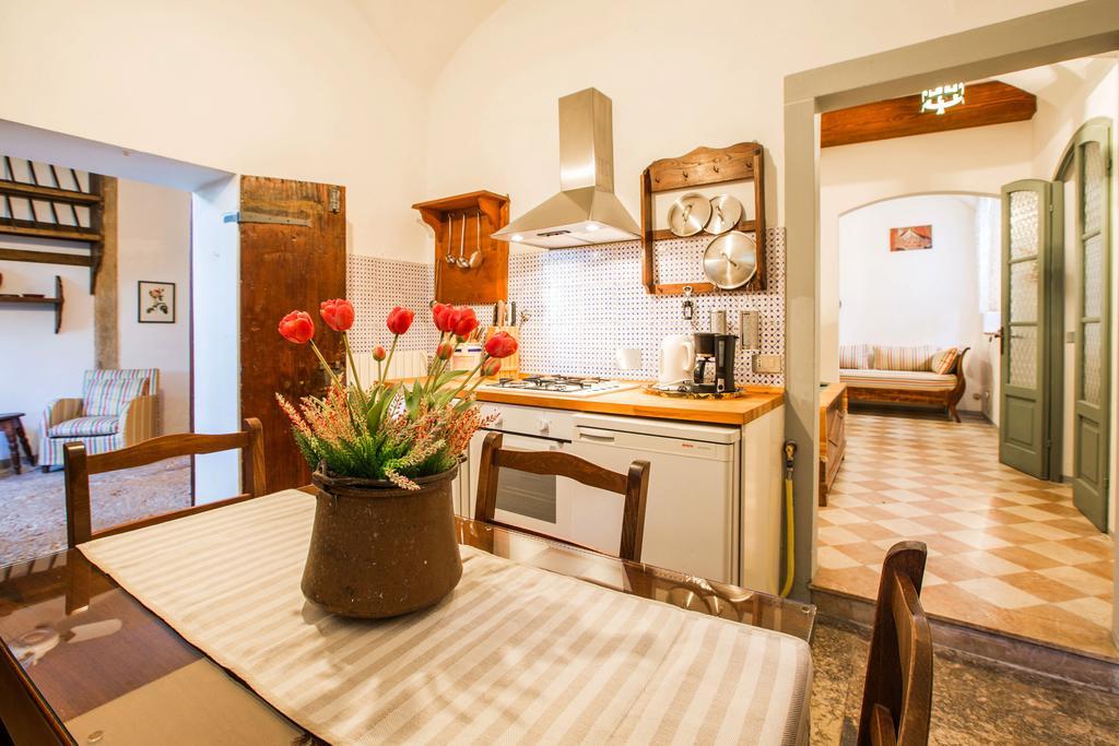 Il Batti Apartment Water Front And Private Beach Тосколано Мадерно Екстериор снимка